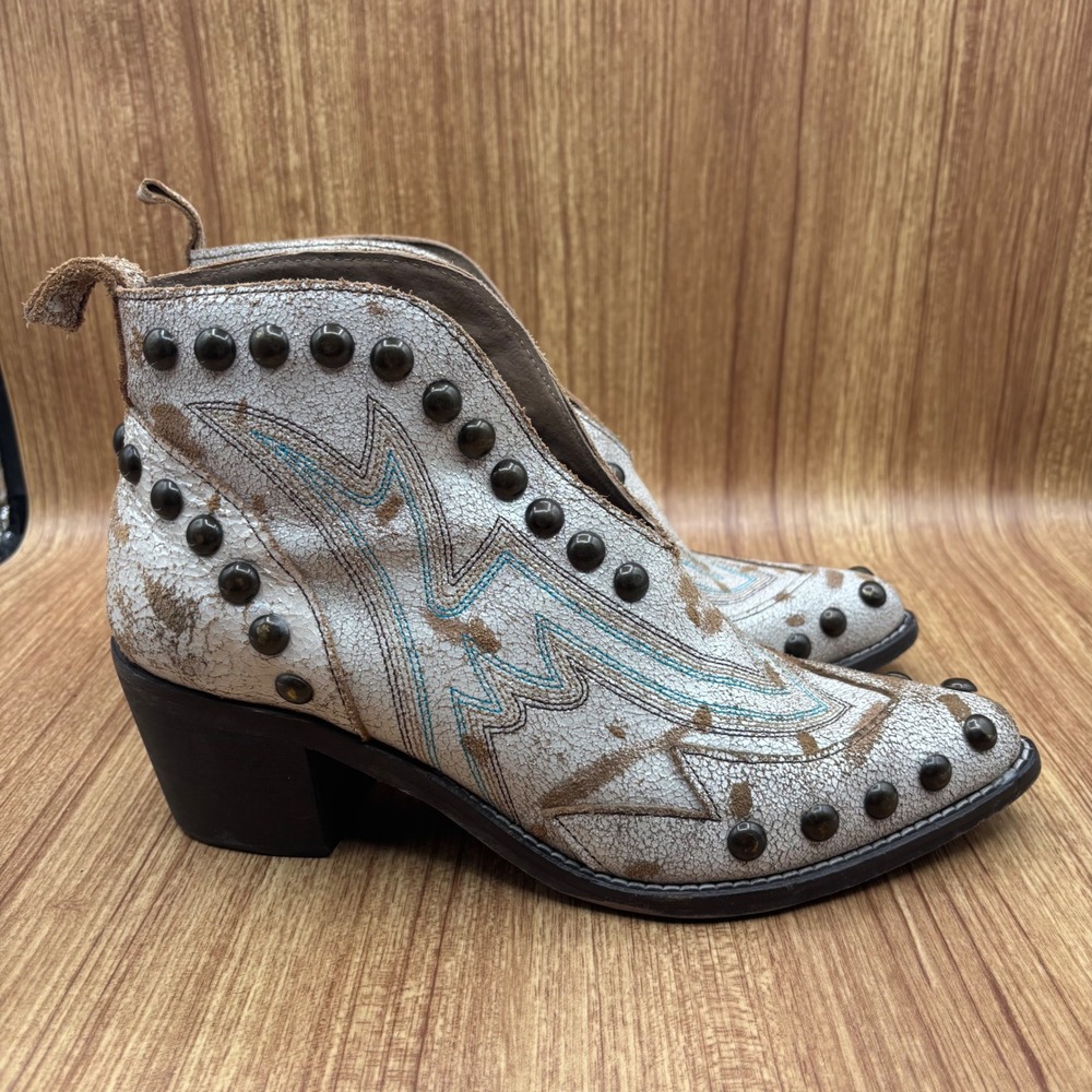 Circle G by Corral Studded Distressed Leather Western Ankle Boot White Women 8.5